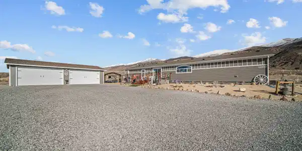 Image 2: 12710 Carson Dr MLS 005