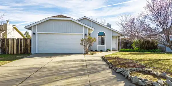 1352 Leonard Road