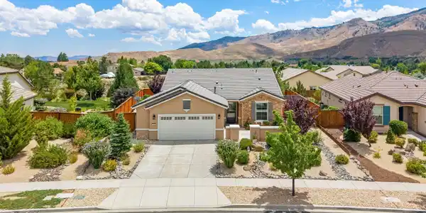 9182 Kenton Trail