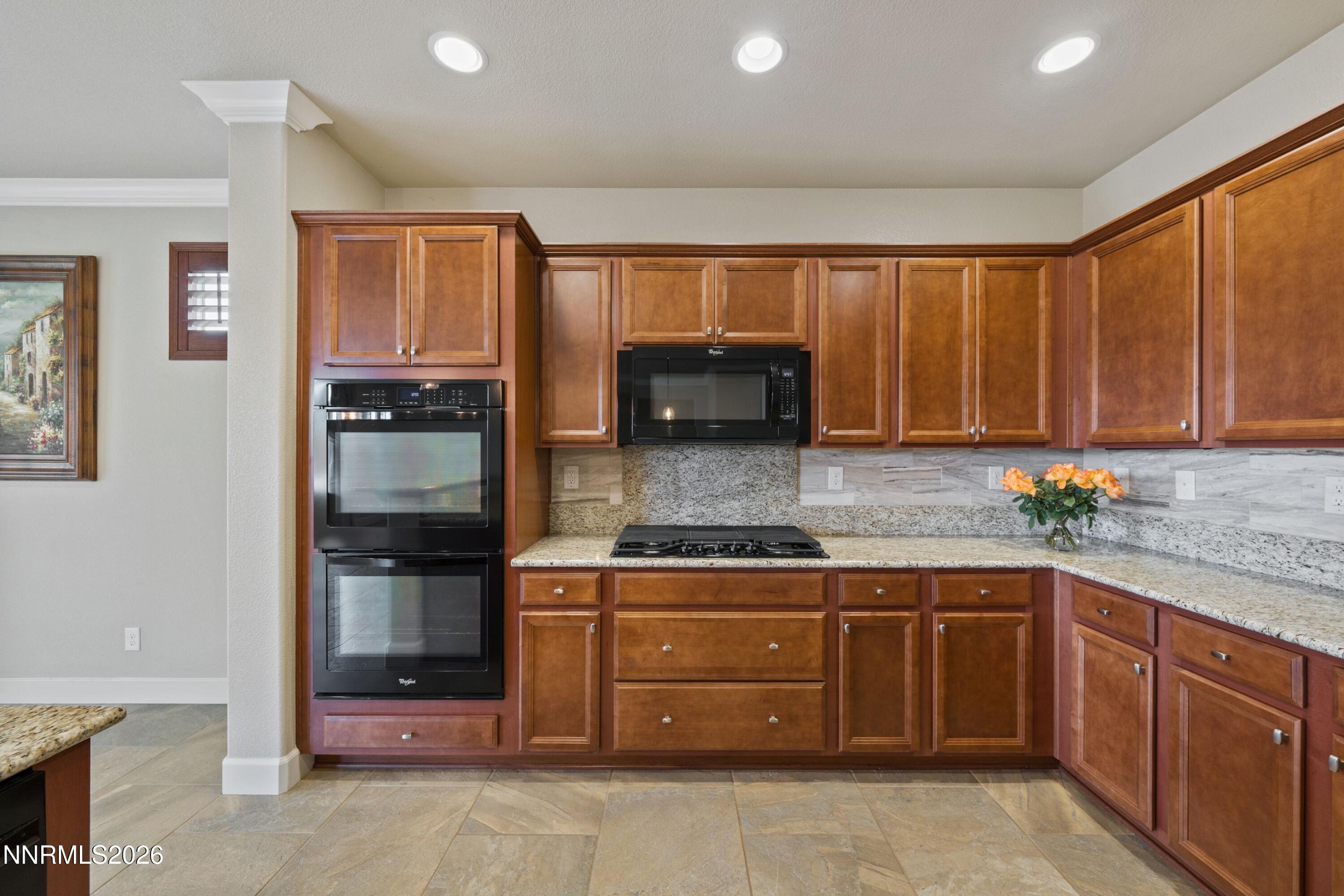 Image 3: 982 Kenton - kitchen appliances
