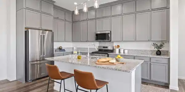 Image 3: 3. A7V06909_Kitchen_staged
