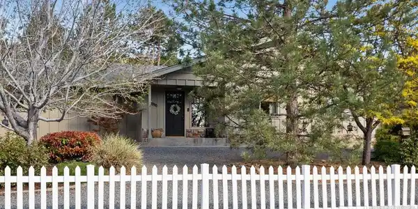 2990 Tamarisk Drive