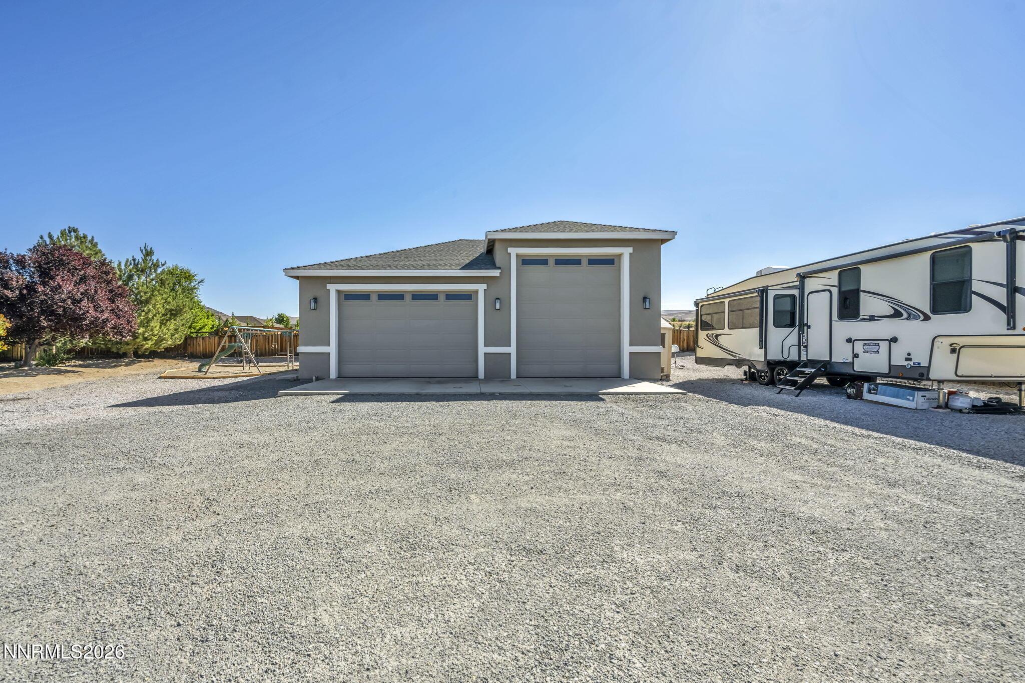 Image 3: 22-web-or-mls-400-sunset-springs-ln