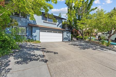 1090 Hartford Court