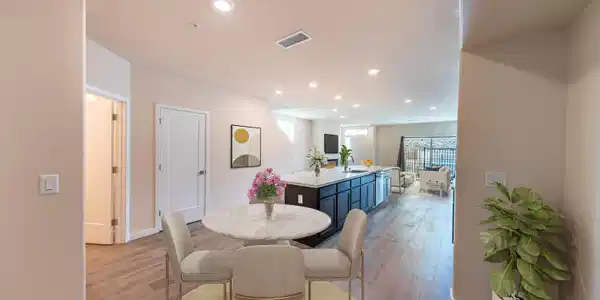 Image 2: Dining