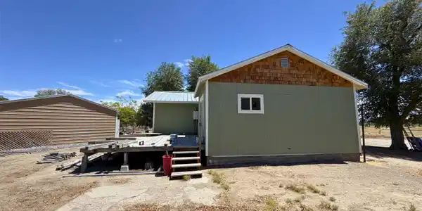Image 3: Side