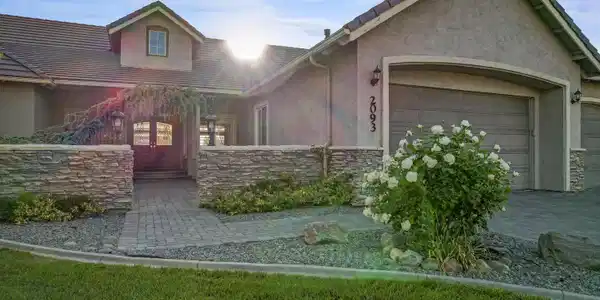 2093 Tamarisk Drive