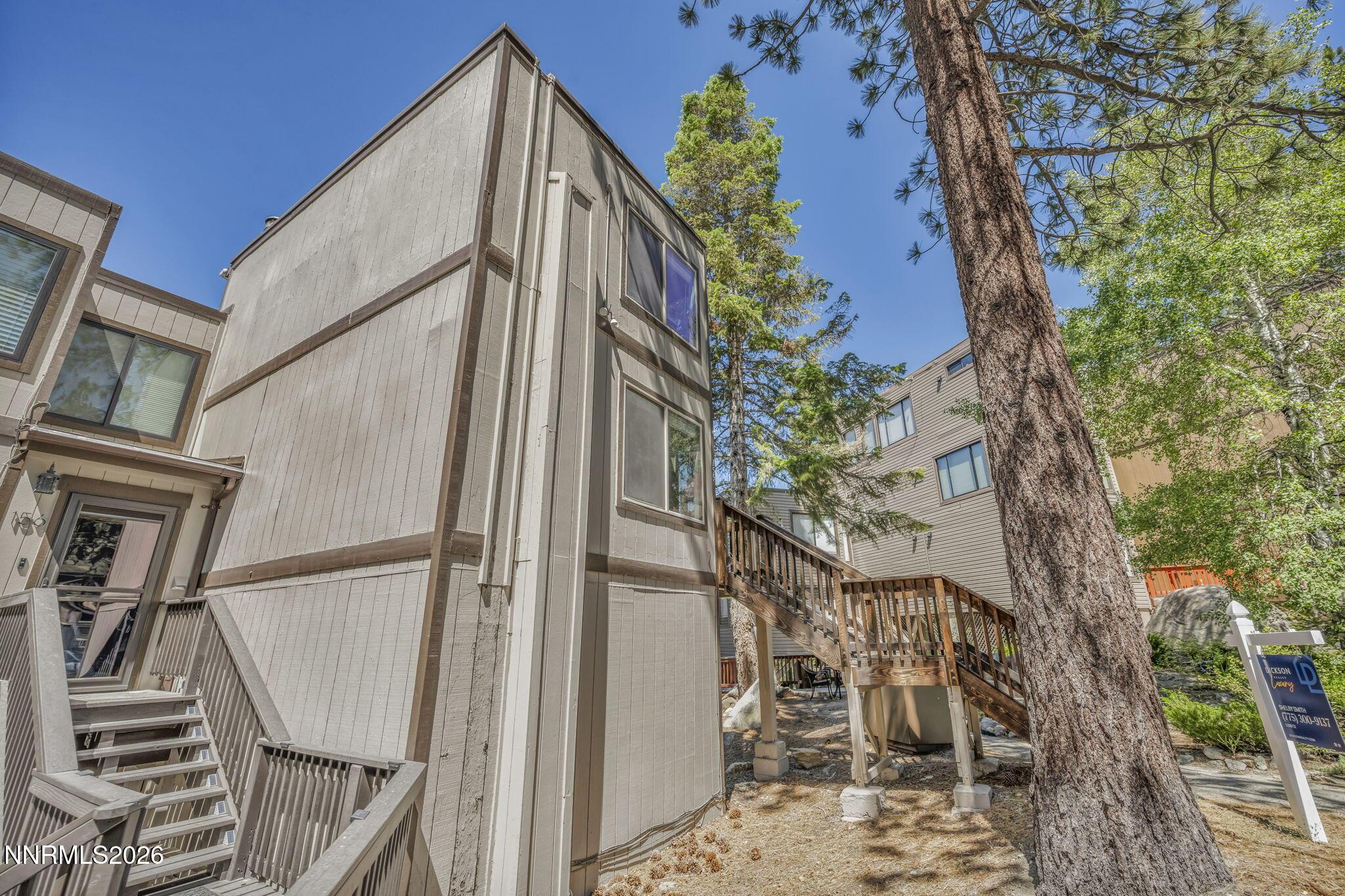 Image 4: 4-web-or-mls-holly-ln