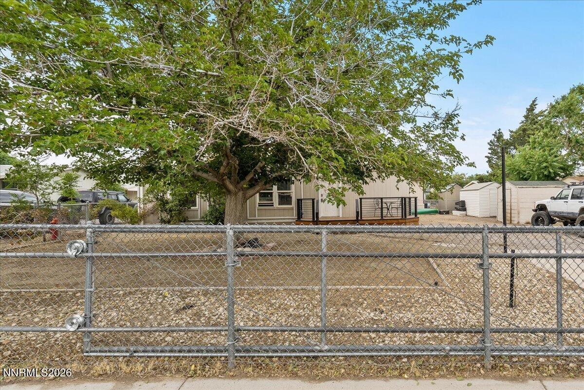 Image 2: 02-980 Villa Way Fernley NV 89408 (2 of