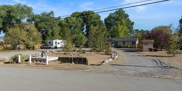 1075 Mesa Drive