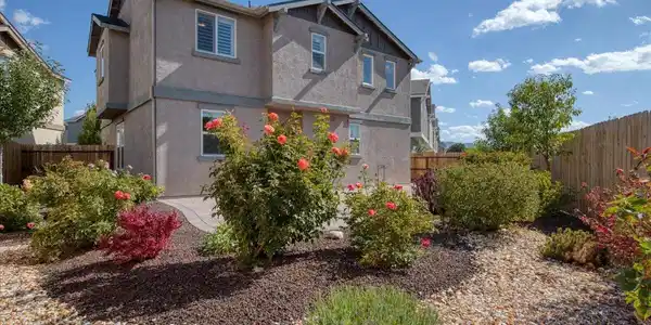 Image 4: Backyard