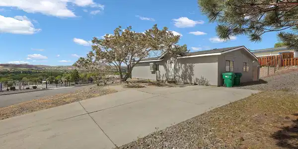 520 Wall Canyon Drive