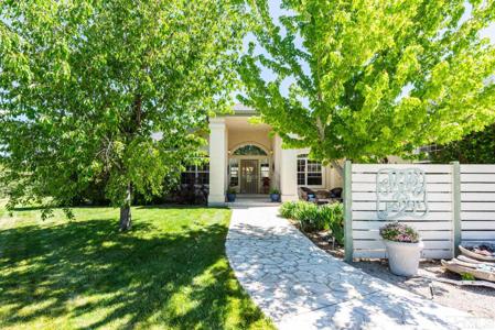 1082 Log Cabin Road