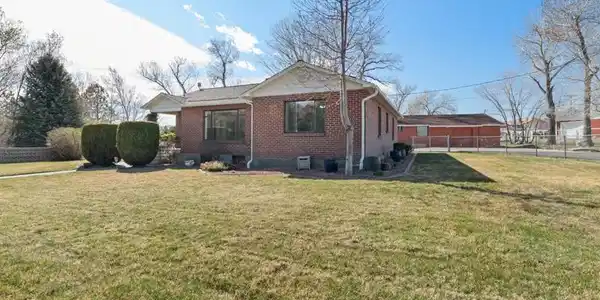 2250 Foothill Road