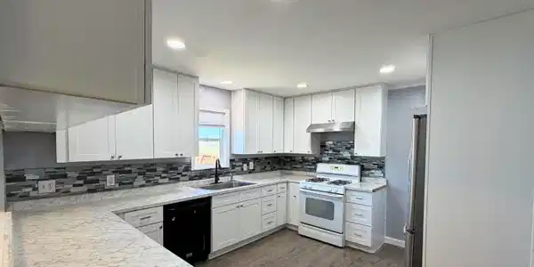 Image 2: Kitchen