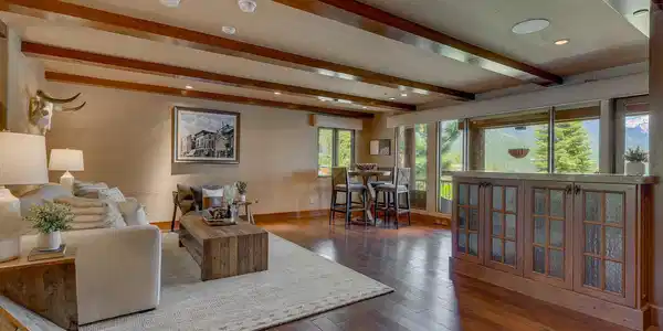 Image 3: 010-012-Living Room-1500x1000