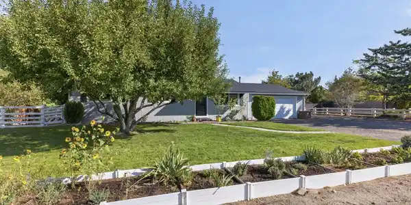 Image 3: 4-web-or-mls-1308 Muir-04