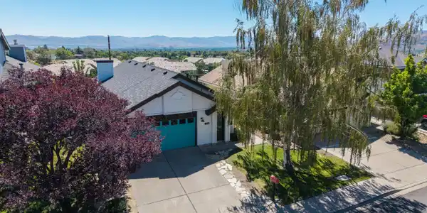2446 Skyview Drive