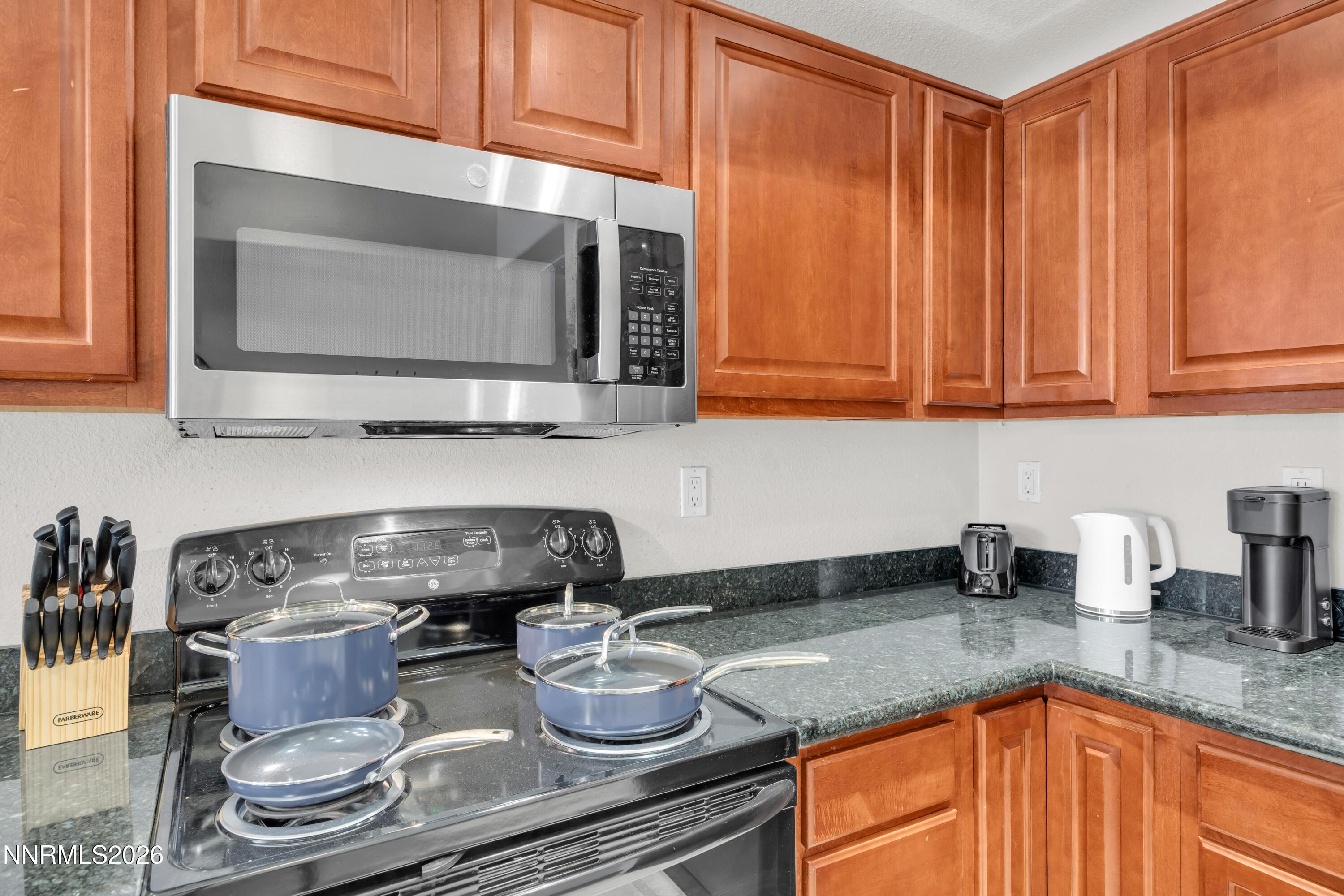 Image 3: kitchen 2