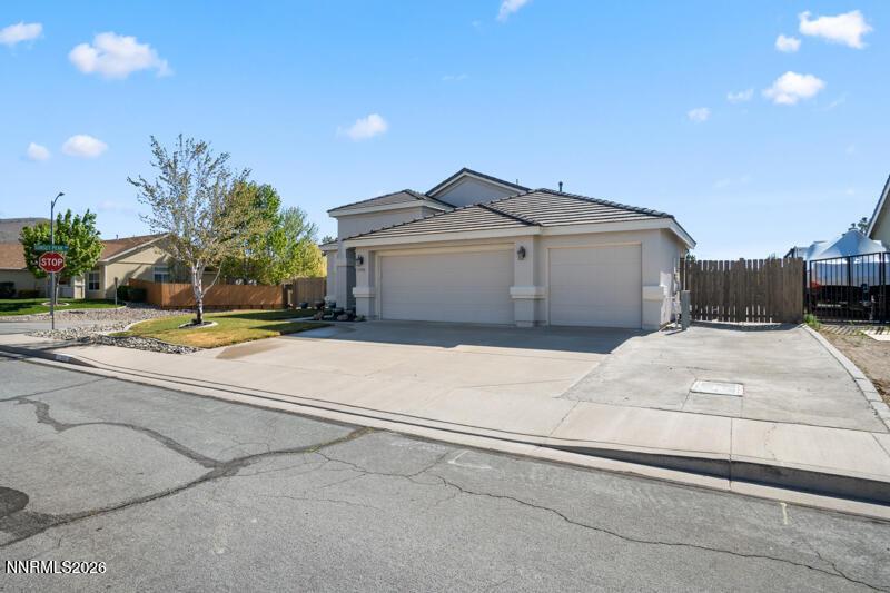 Image 2: 17890 Thunder River Drive (2 of 39)