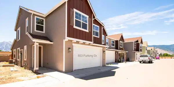 Image 4: 853 Furlong Dr-2