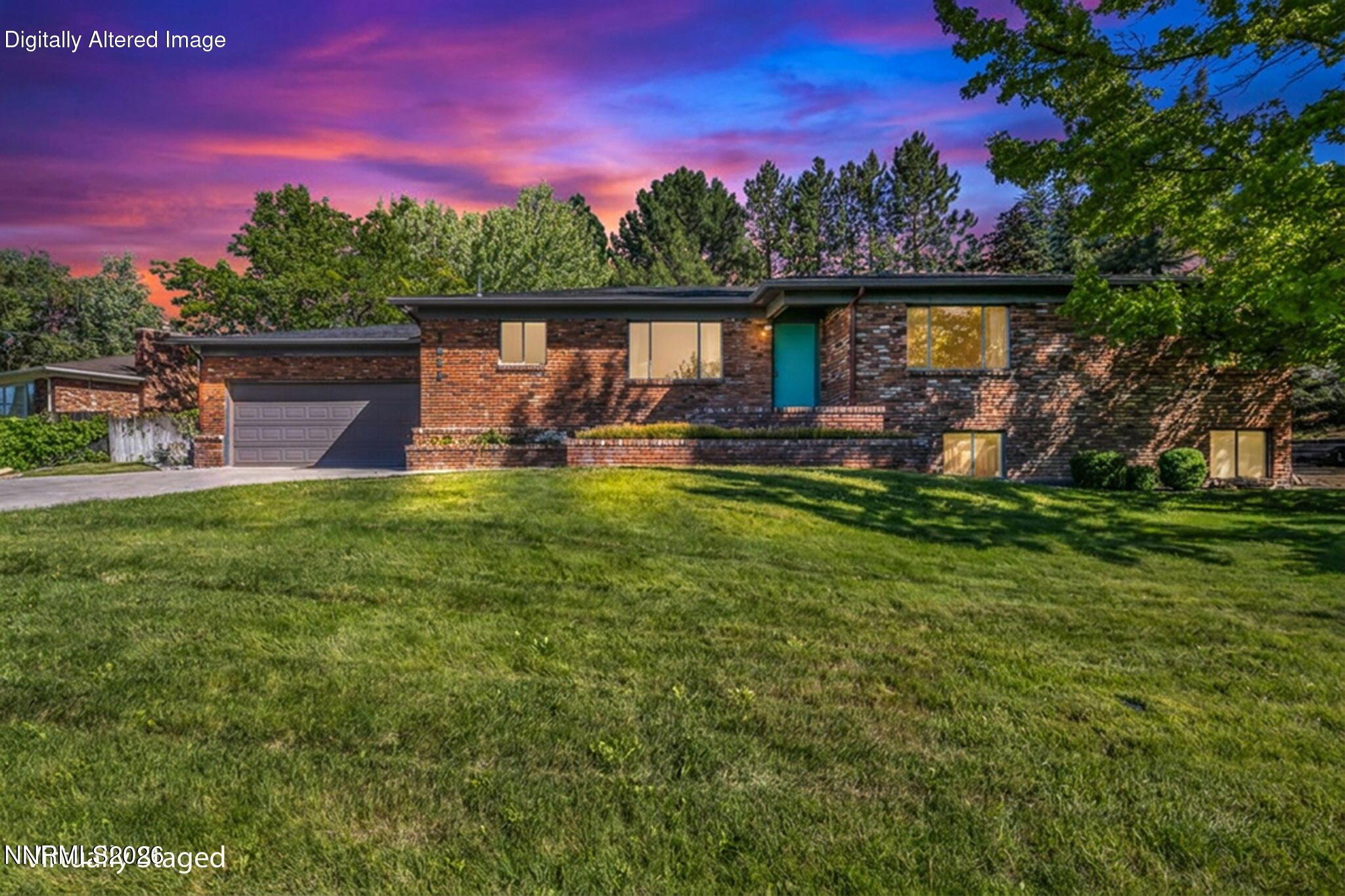 Image 2: 1-web-or-mls-3490-w-plumb-ln