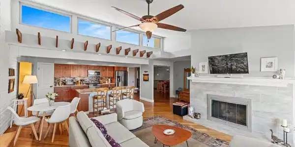 3425 Skyline Boulevard