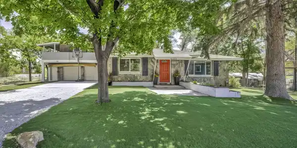 Image 2: 2-150 Old Washoe red door (1)-Edit