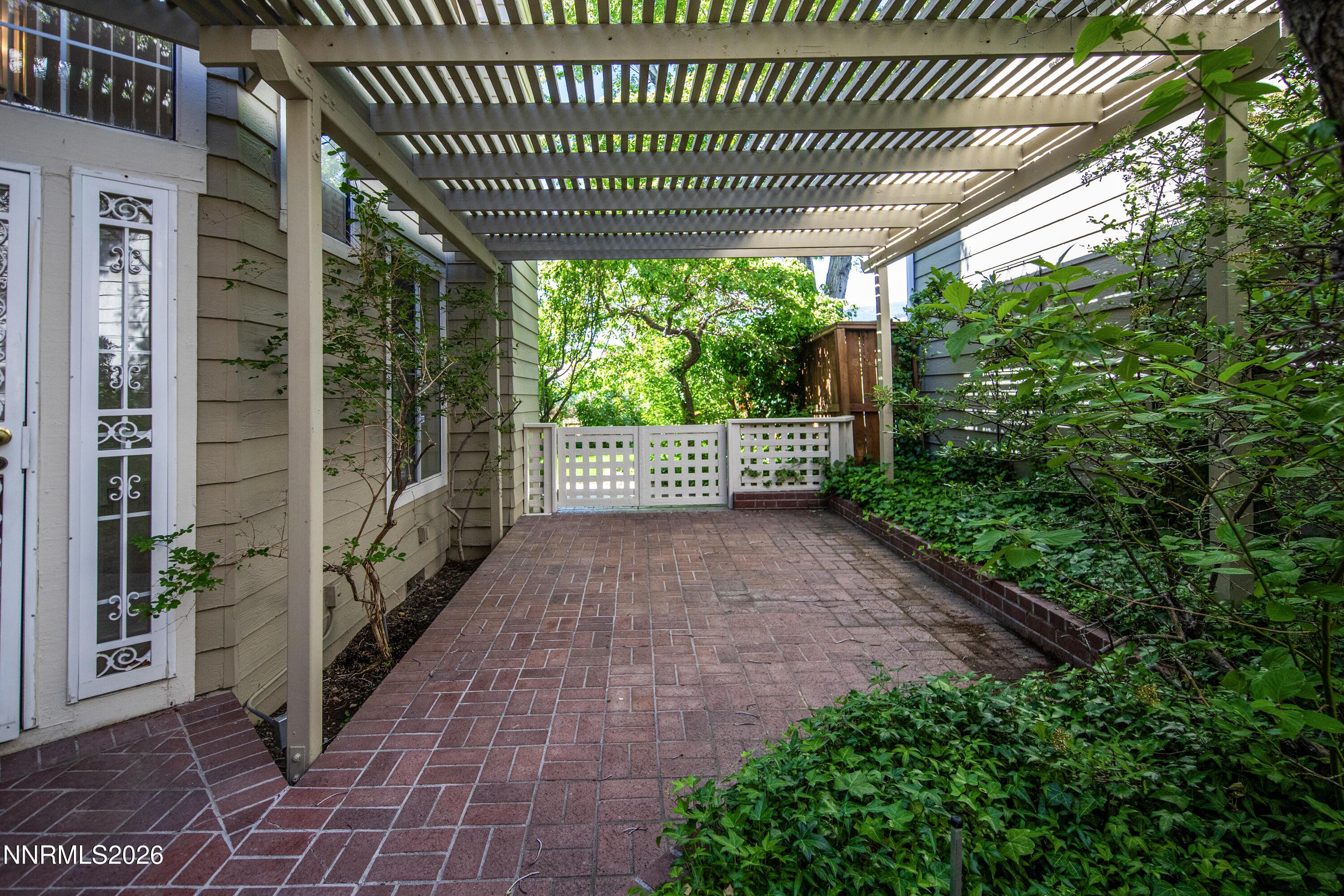 Image 2: SilverRidge2384-035