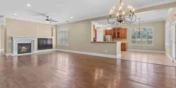 Image 4: Living