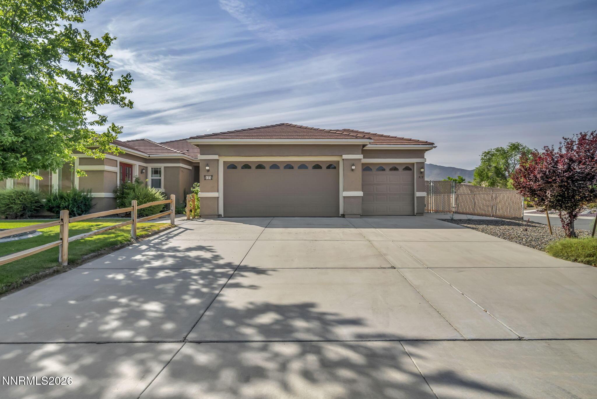 Image 2: 1-web-or-mls-515-crabapple-ln