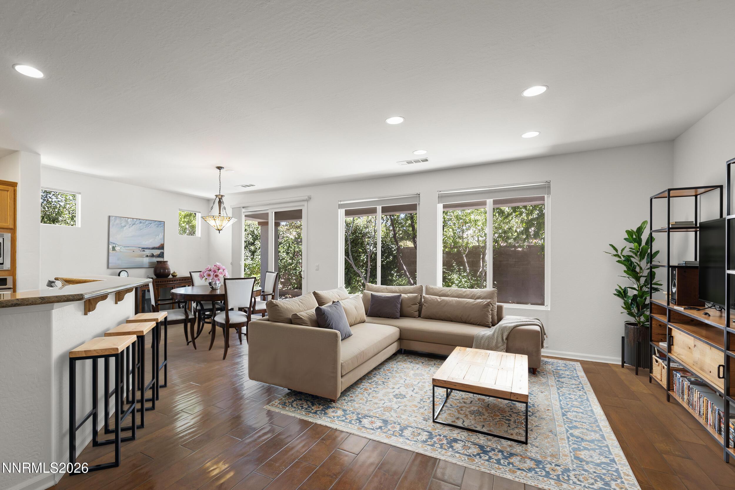 Image 3: orchard park decorated great room