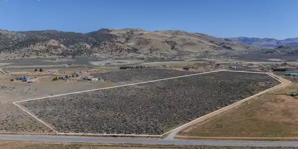 Image 4: Redrock-8 Property Lines