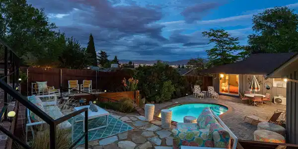 2135 Skyline Boulevard