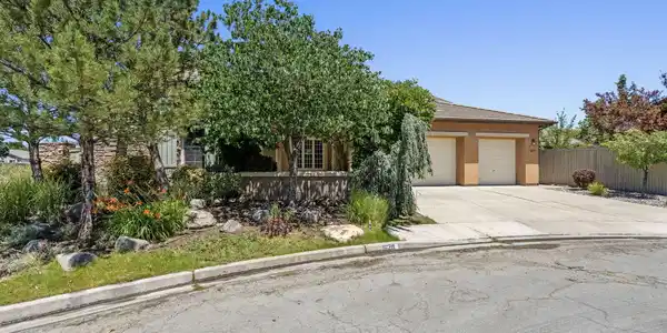 Image 3: 2-web-or-mls-DSC09416