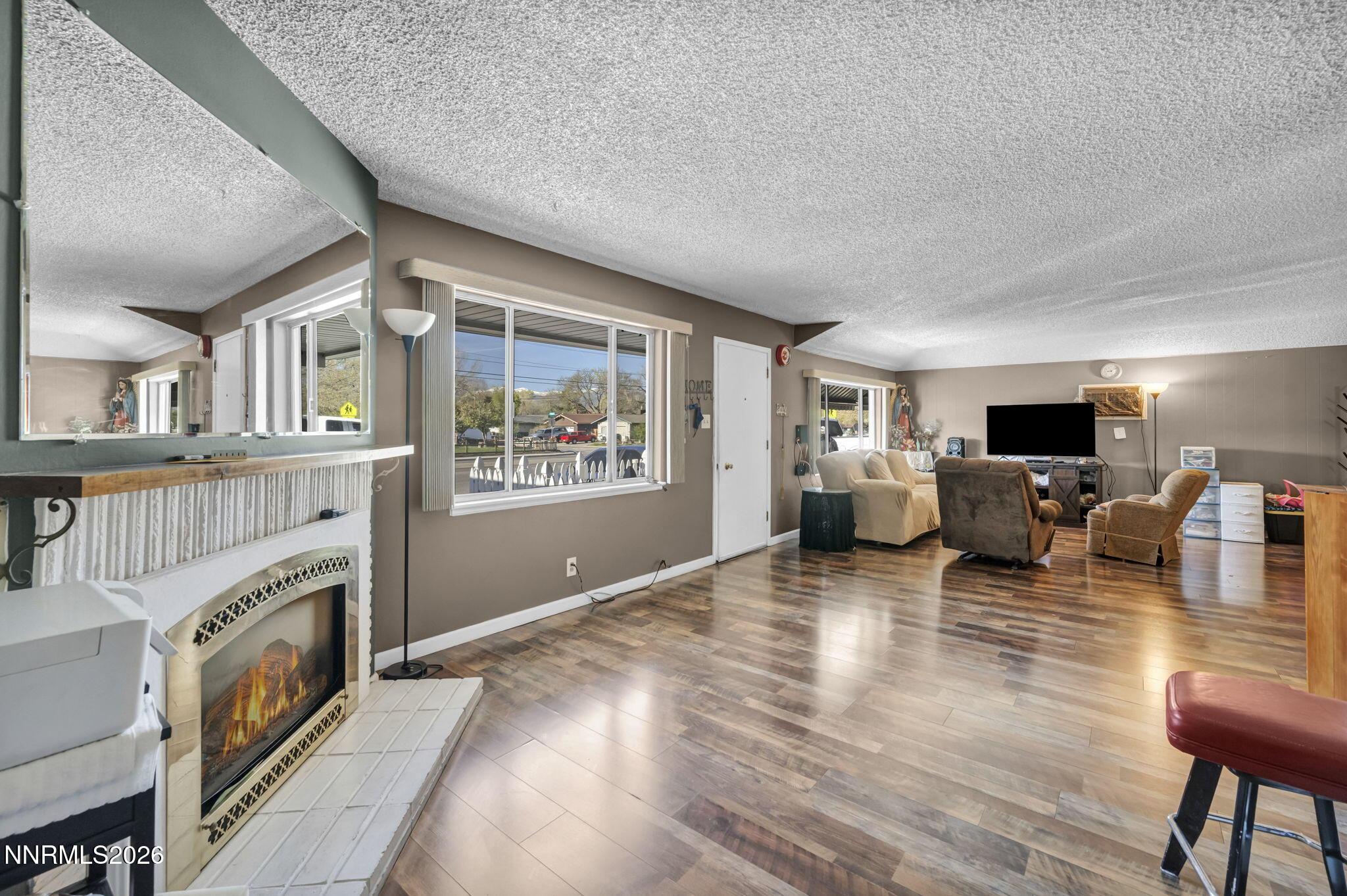 Image 2: 19-web-or-mls-18-e-prater-way