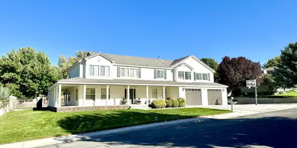 4137 Foothill Drive