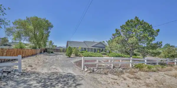 Image 2: 5-web-or-mls-1641-johnson-ln
