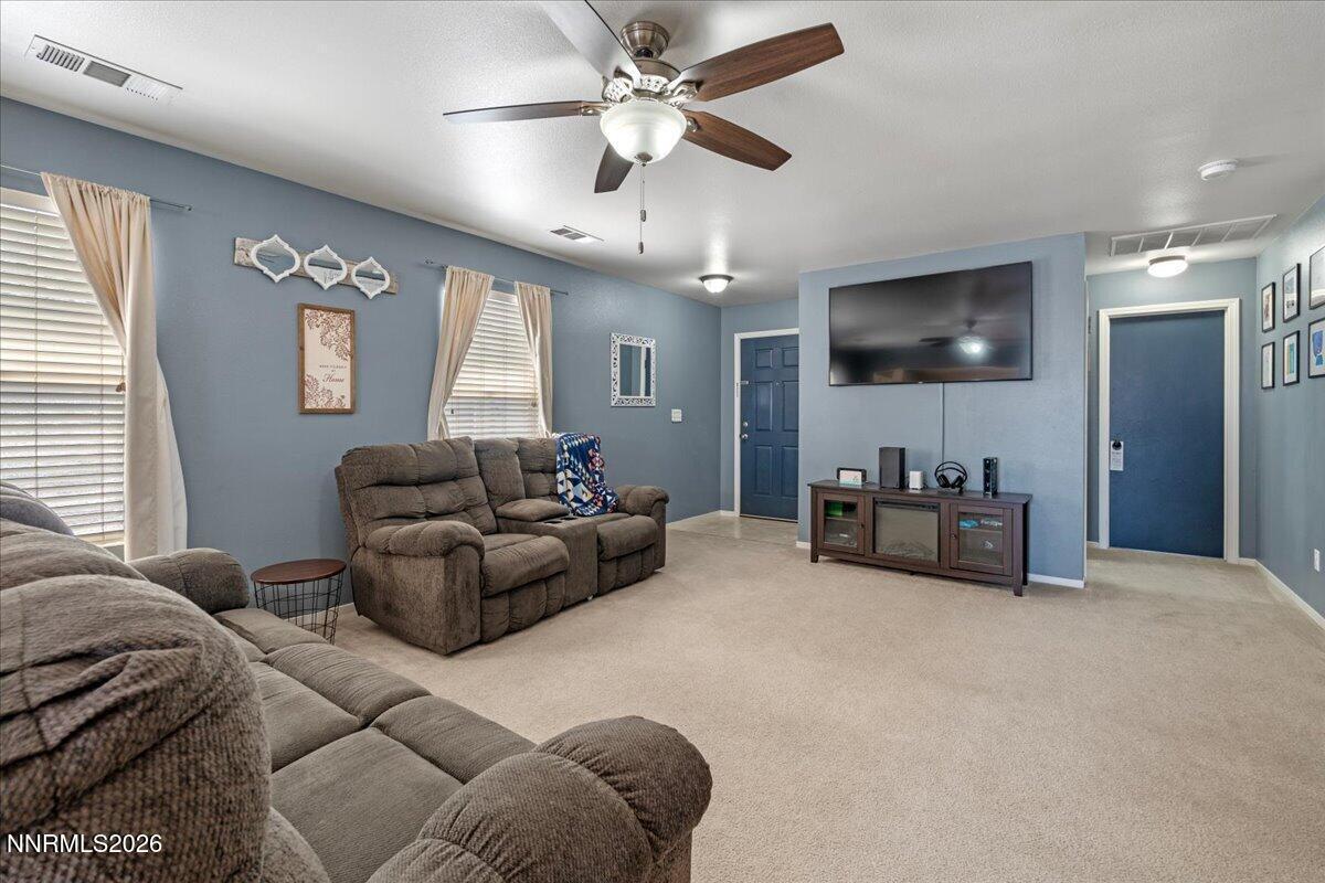 Image 3: Living Room