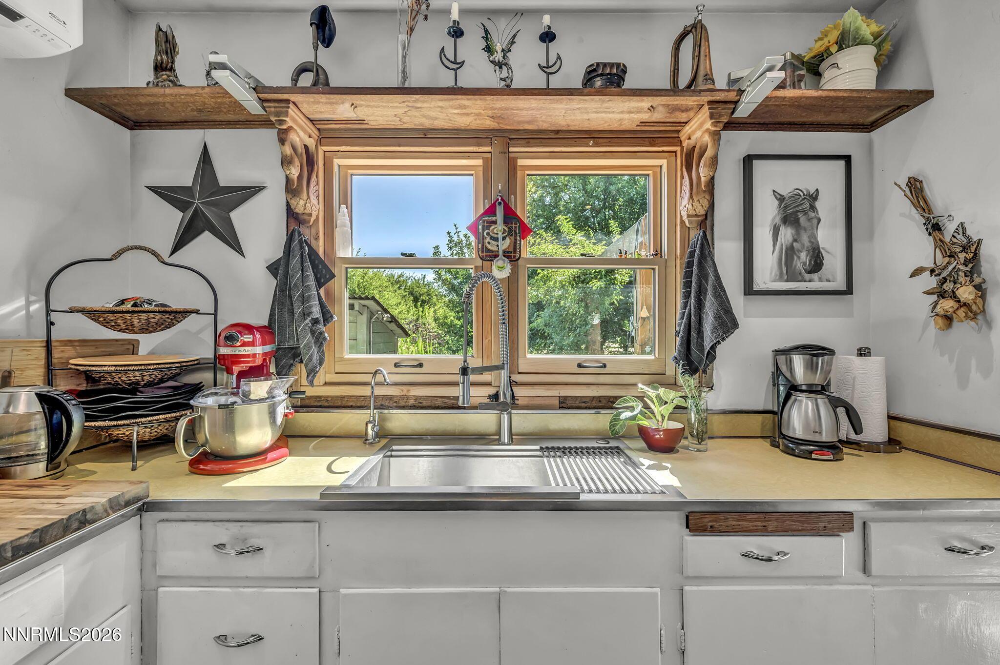 Image 3: 71-web-or-mls-2865-waegle-wy