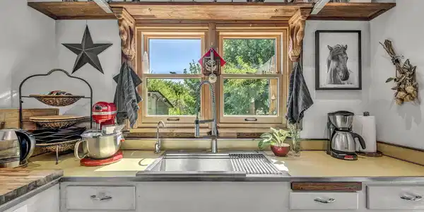 Image 3: 71-web-or-mls-2865-waegle-wy
