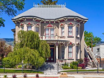 102 N Curry Street