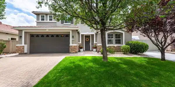 320 Sondrio Way