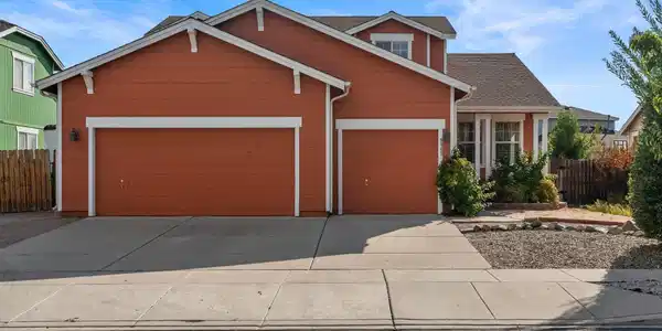 Image 2: 02-9045 Andraste Way-101