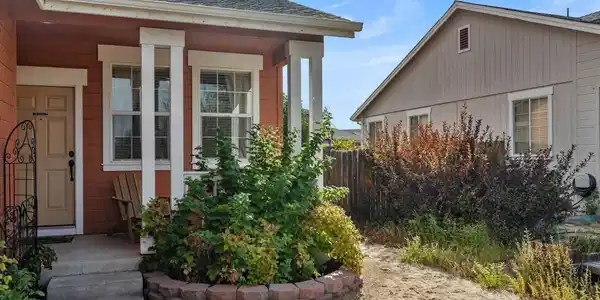 Image 4: 03-9045 Andraste Way-102