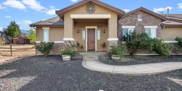 Image 4: 4-web-or-mls-front door