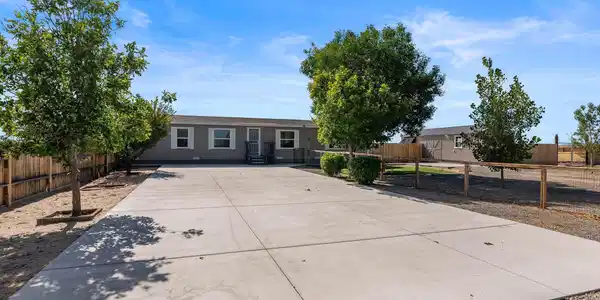 Image 3: 02-4320 Margoree Ln-101