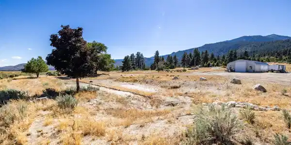 Image 2: 3-web-or-mls-395 lots ground-16