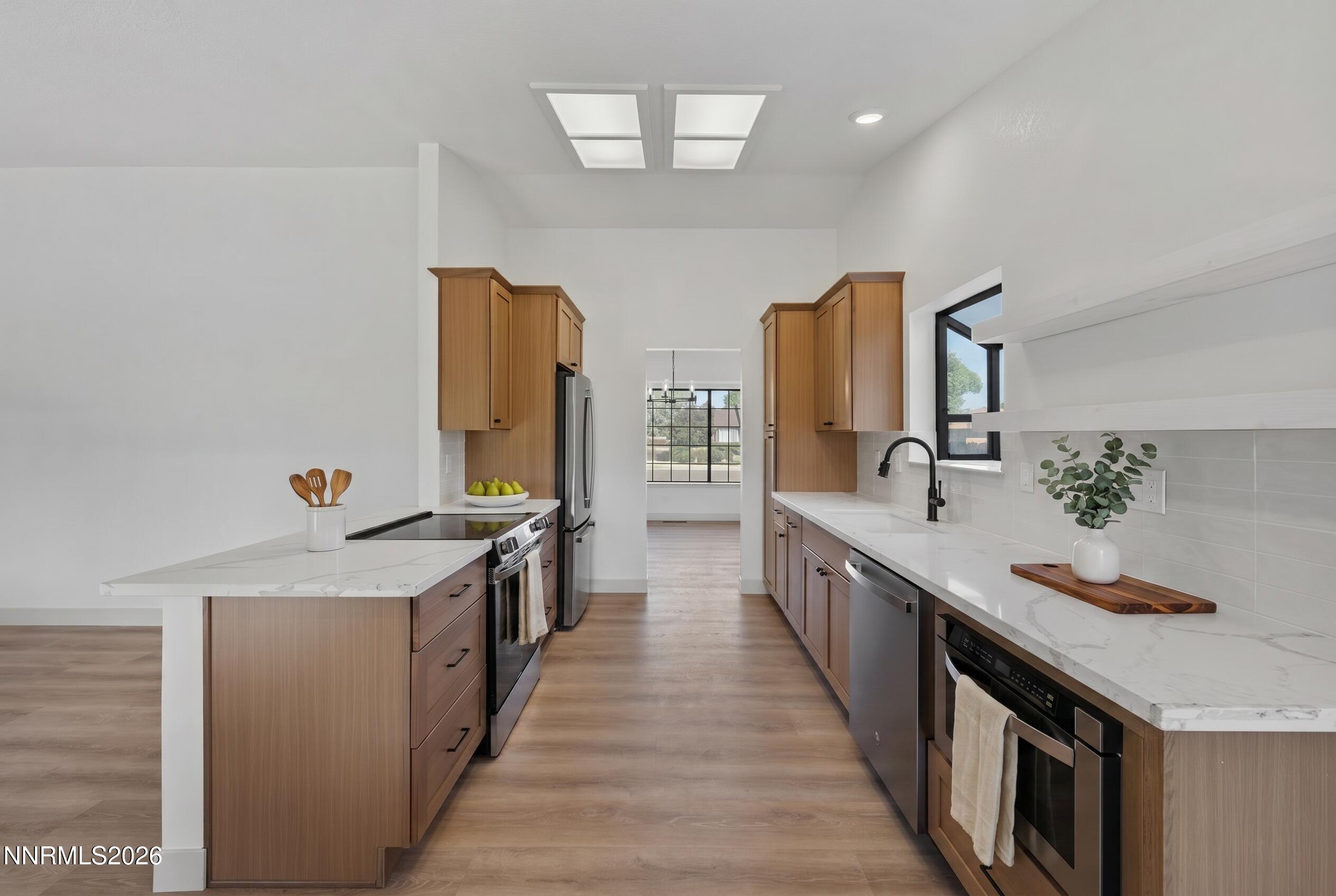 Image 2: A7V02412_Kitchen_staged