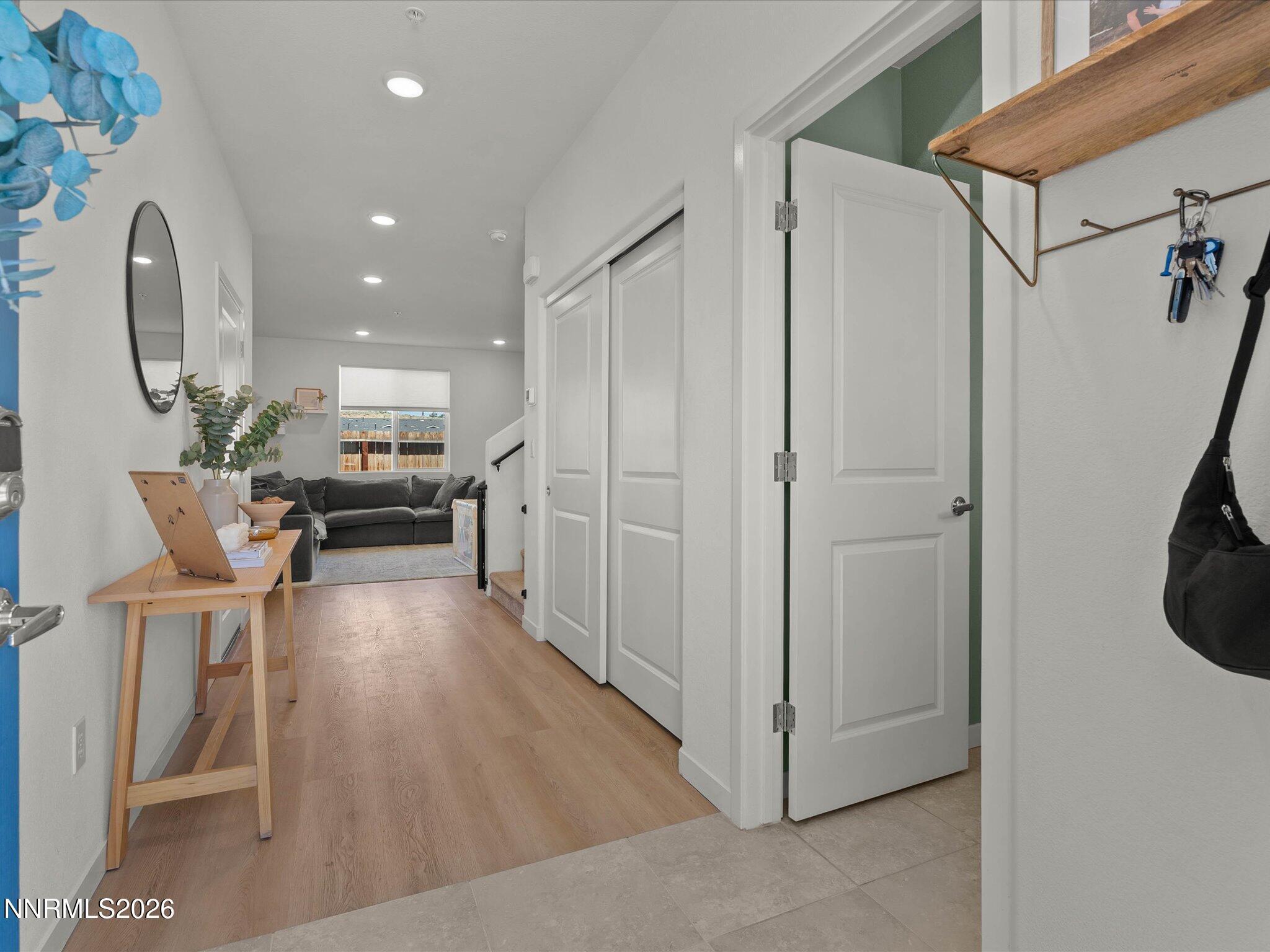 Image 4: 05-4692 Falcon Rock Ln-104